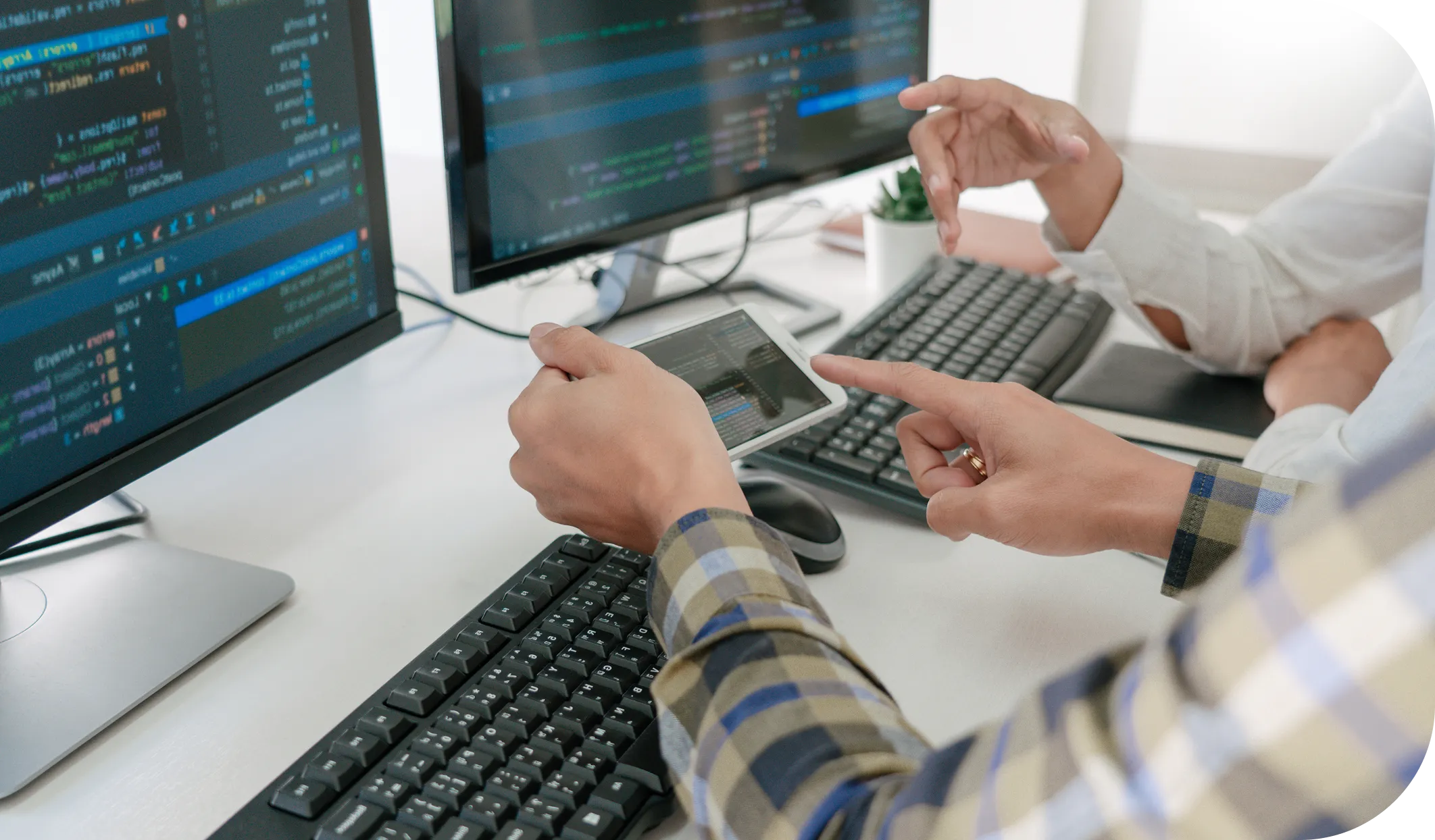 コードを見ながら教わる様子